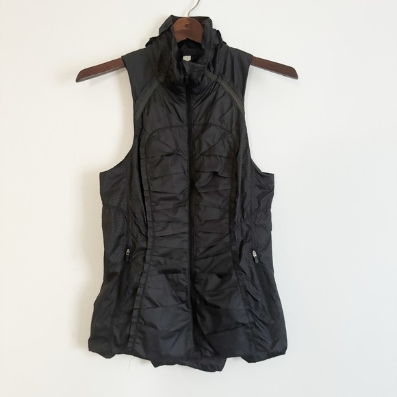 lululemon athletica Jackets & Blazers - LULULEMON Run Take Flight Perforated Running Vest Black 4